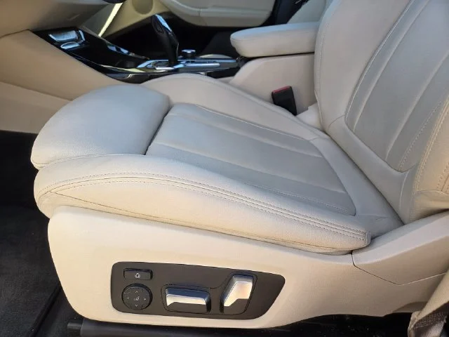 Used 2019 Mineral White Metallic BMW sDrive30i image 14