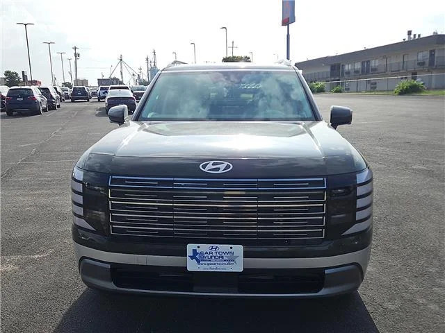 New 2026 Titan Charcoal Pearl Hyundai SEL Premium image 8