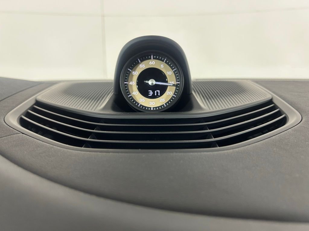 2025 Porsche Taycan S - Photo 29