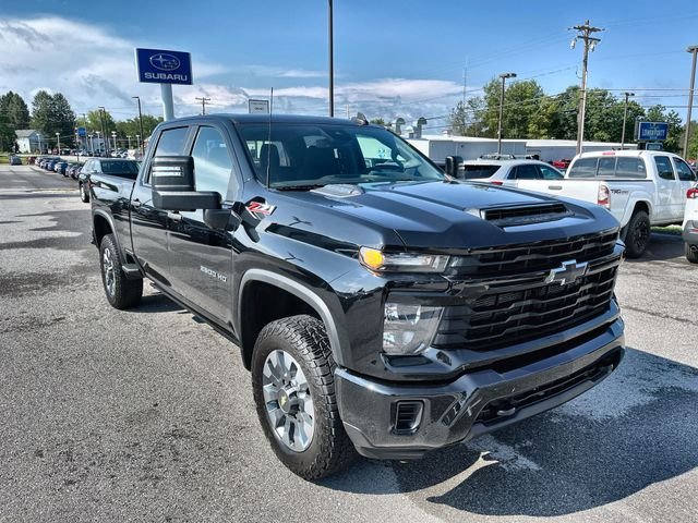 Used 2024 Black Chevrolet Custom image 10