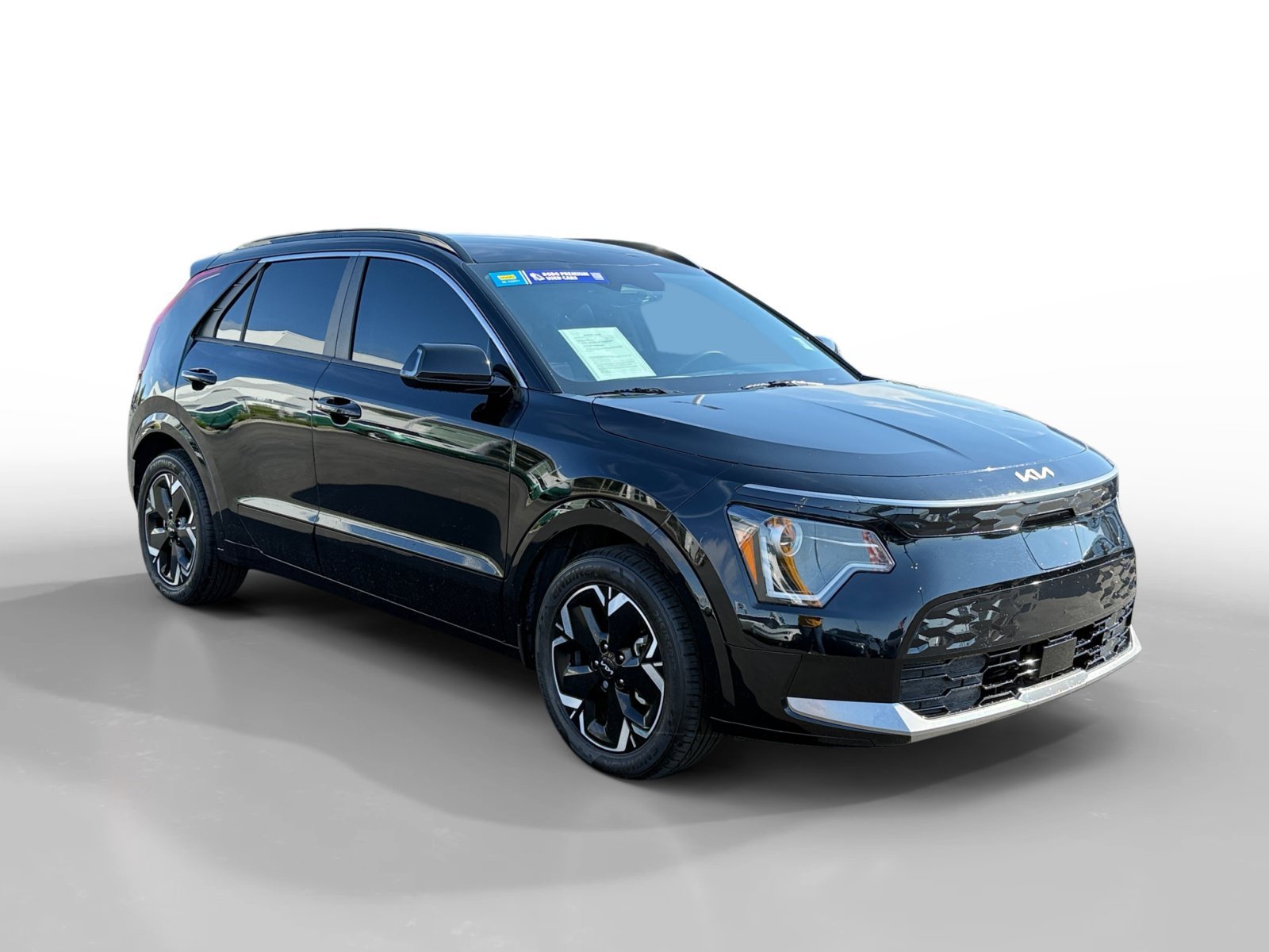Used 2023 Aurora Black Kia Wind image 7