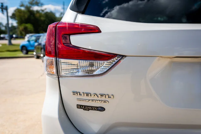 Used 2020 Crystal White Pearl Subaru Premium image 16