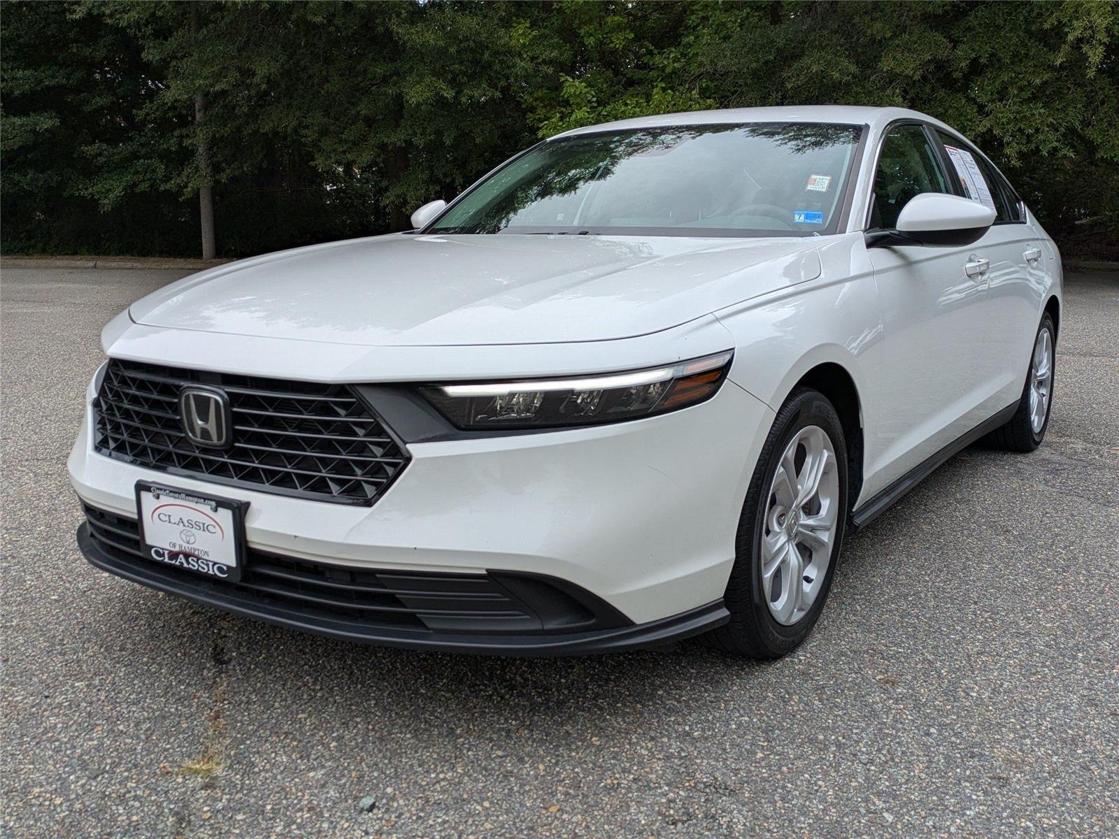 Used 2023 Platinum White Pearl Honda LX image 8