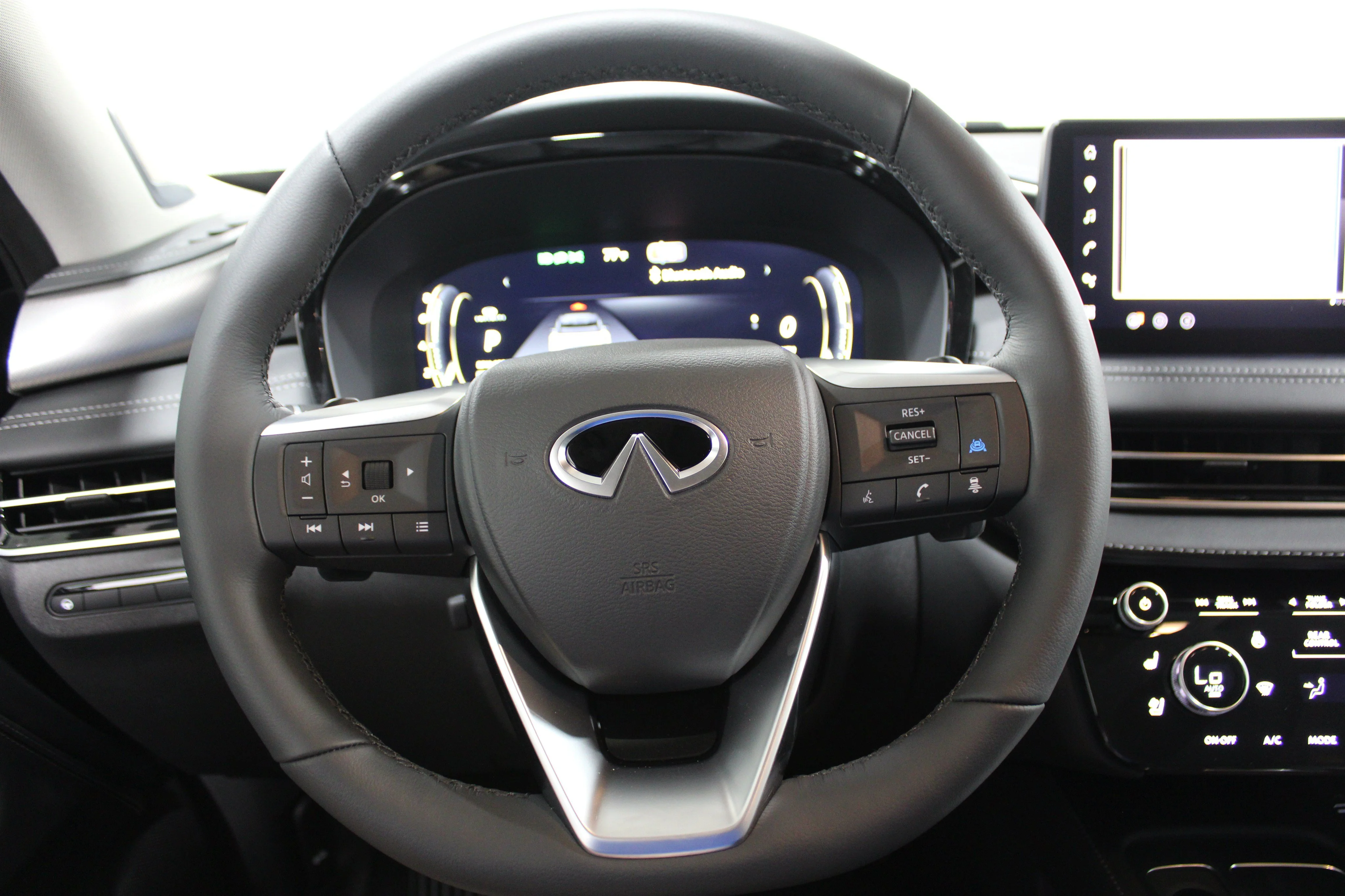 2026 INFINITI QX60 LUXE - Photo 9