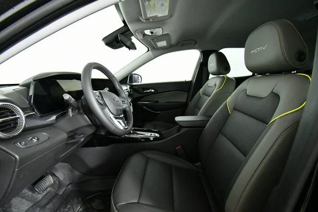 New 2026 Mosaic Black Metallic Chevrolet ACTIV image 5