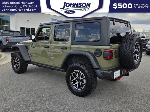Used 2025 Green Jeep Rubicon image 3