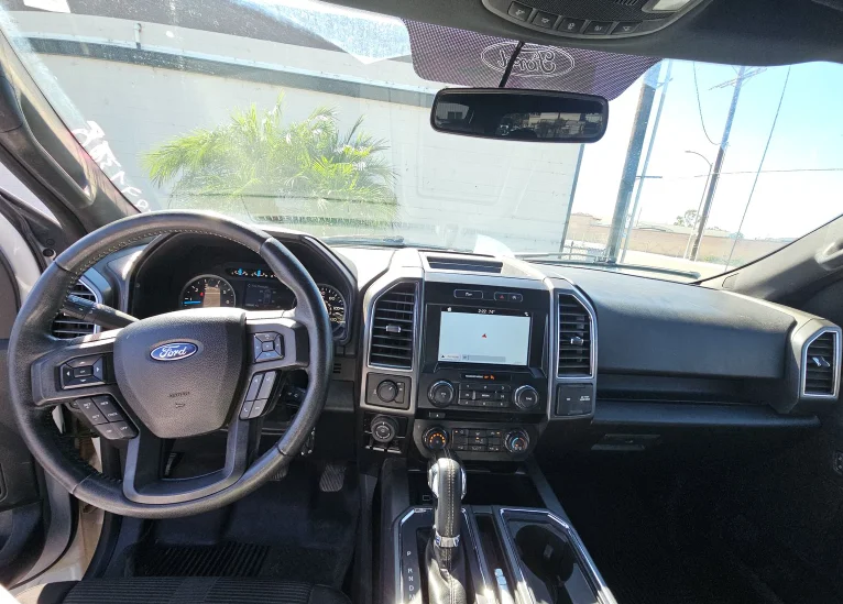 Used 2017 White Ford XLT image 5