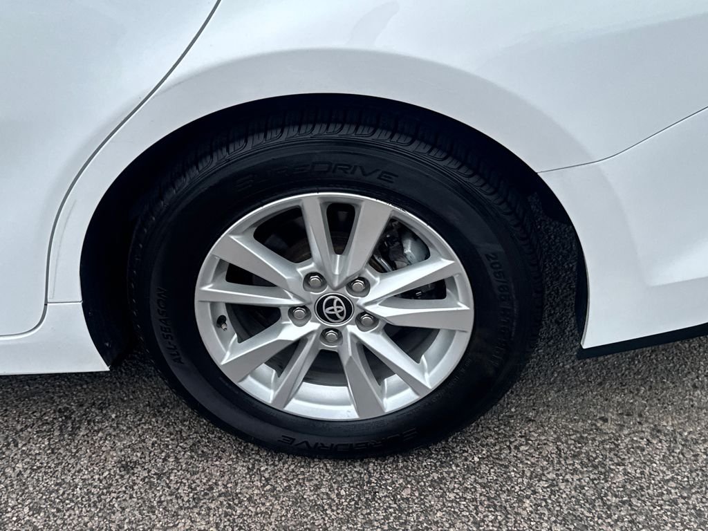 Used 2025 White Toyota LE image 39