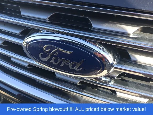 Used 2020 Black Ford SE image 10
