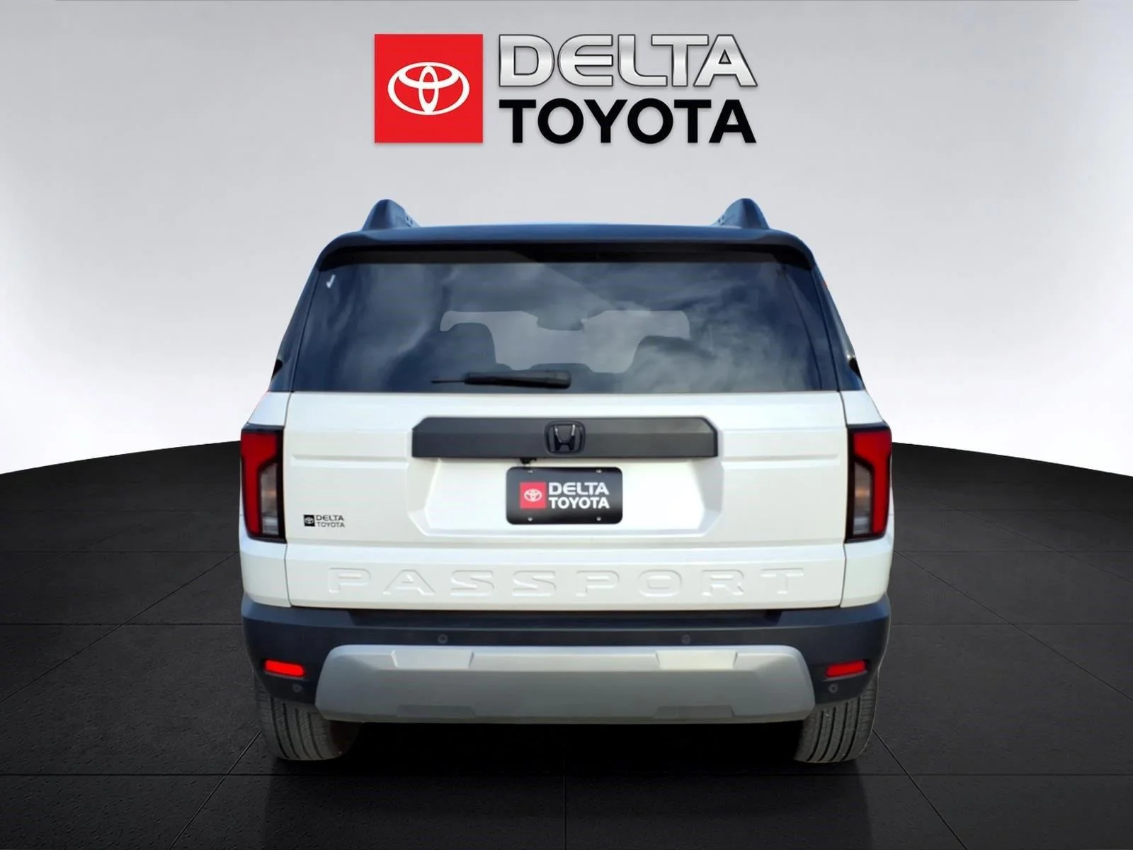Used 2026 Platinum White Pearl Honda RTL image 4