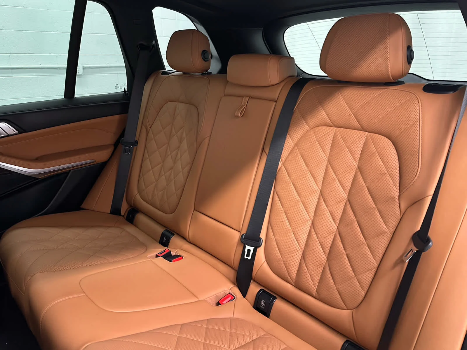Used 2025 Skyscraper Grey Metallic BMW xDrive40i image 16