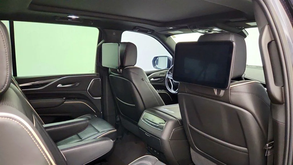 Used 2023 Black Raven Cadillac 4WD 4dr Sport w/ Touring Pkg, Super Cruise & Rear Entertainment image 26