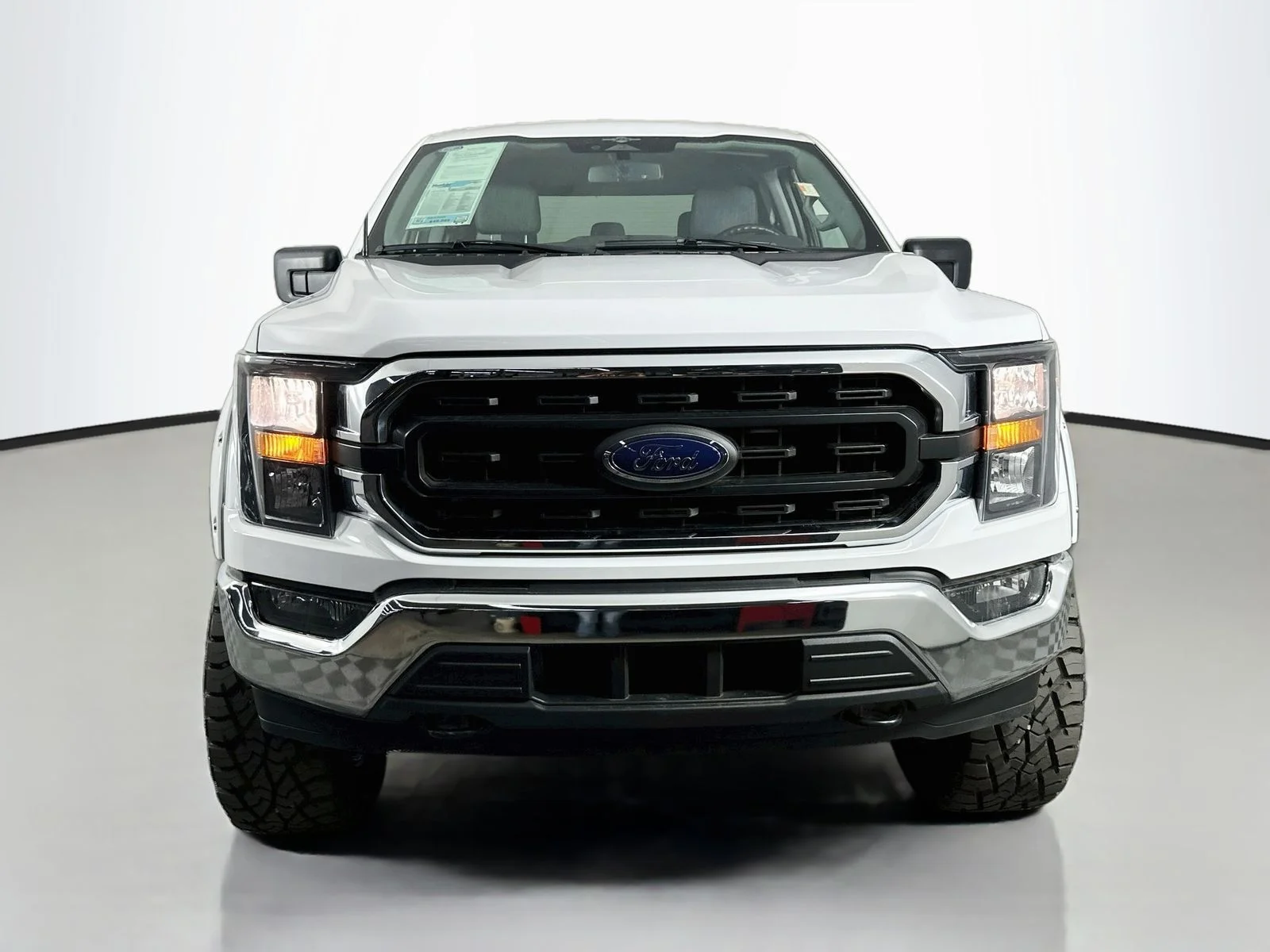 Used 2023 White Ford XLT image 2