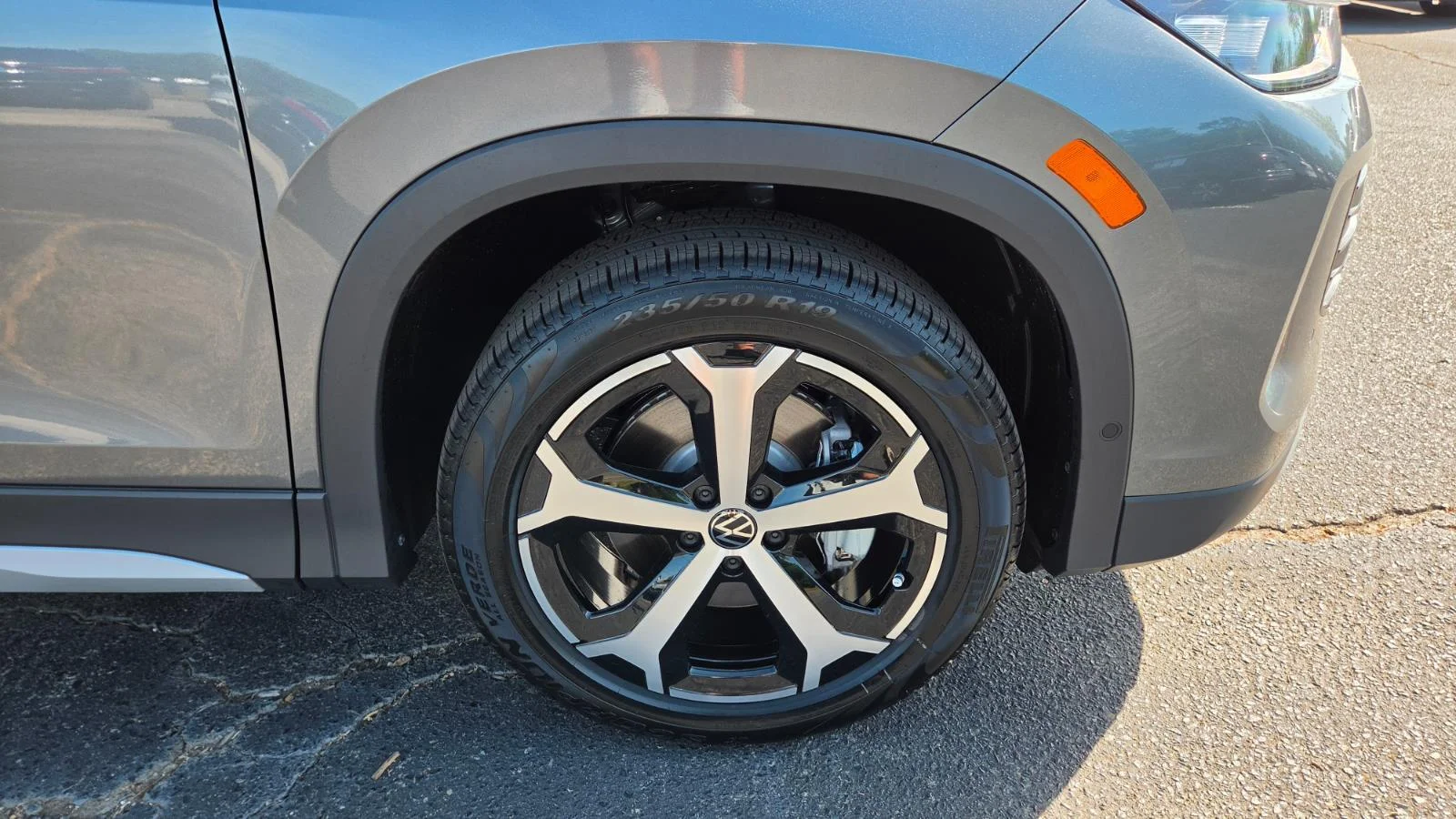 New 2026 Platinum Gray Metallic Volkswagen SE image 16