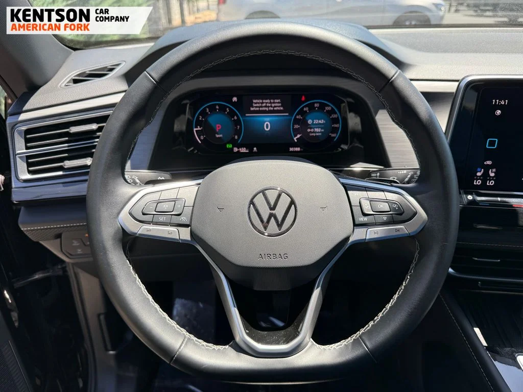 Used 2025 Black Volkswagen 2.0T SE w/Technology image 13