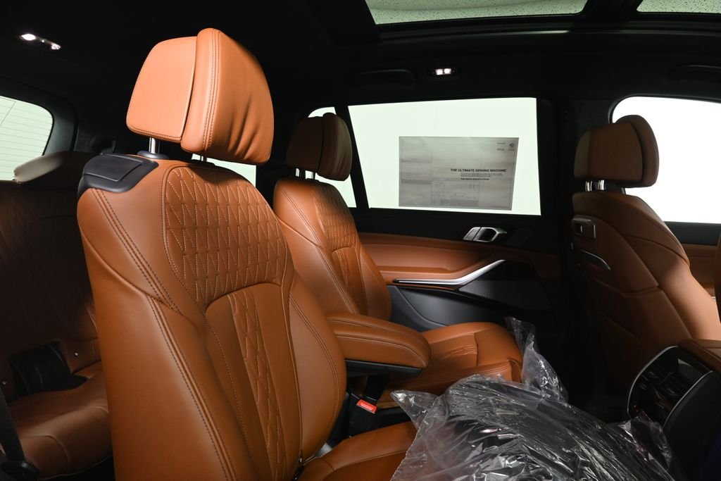 New 2027 Black Sapphire Metallic BMW M60i image 38