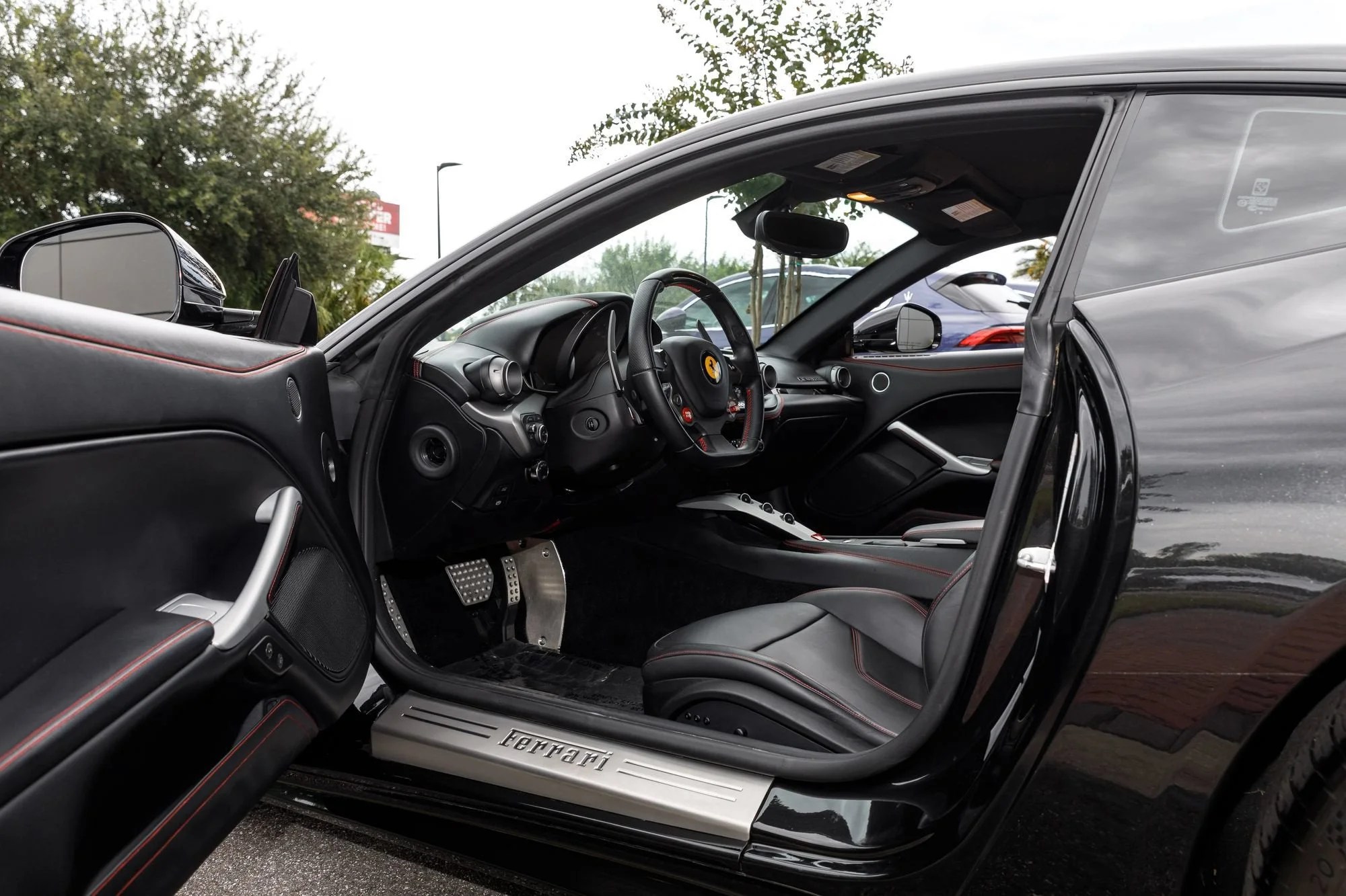 Used 2014 Nero Daytona Ferrari Berlinetta image 35