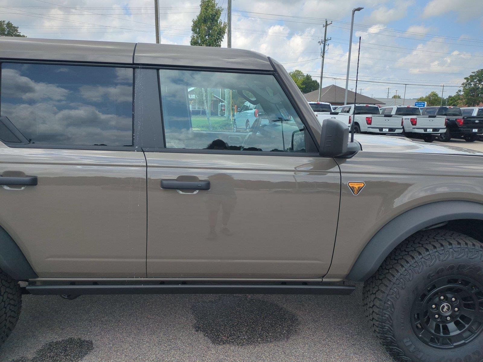 New 2026 Marsh Gray Ford Badlands® image 36