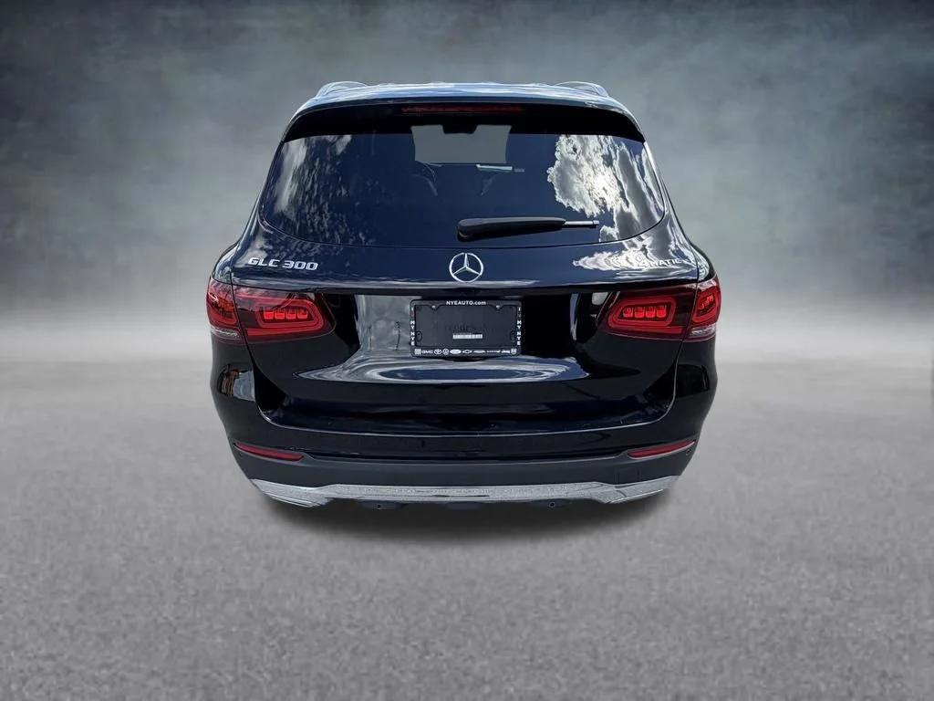 Used 2022 Black Mercedes-Benz GLC 300 image 4