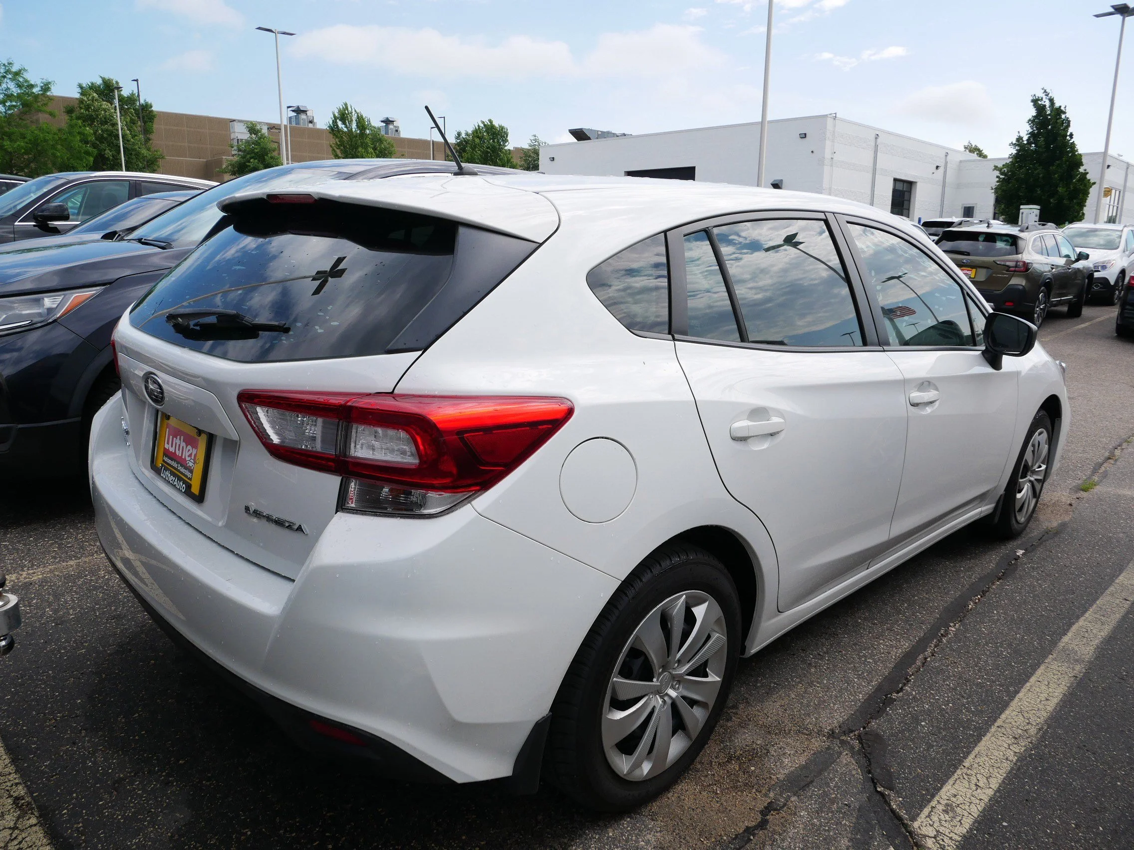 Used 2019 Crystal White Pearl Subaru WGN 2.0I CVT image 5