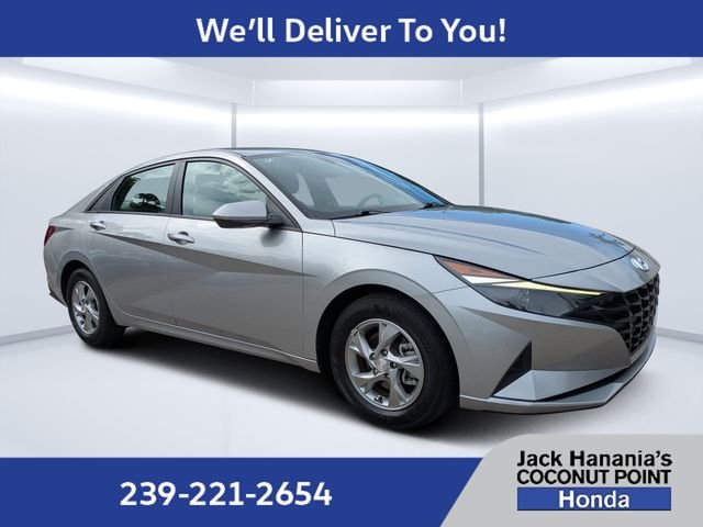 Used 2022 Silver Hyundai SE image 1