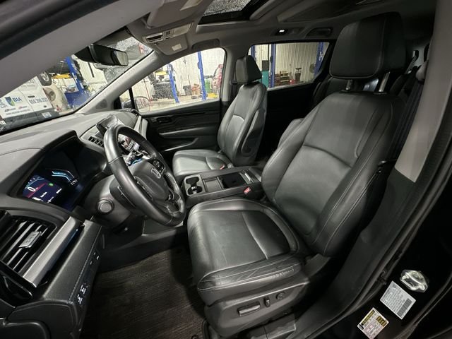Used 2024 Crystal Black Pearl Honda Touring image 17