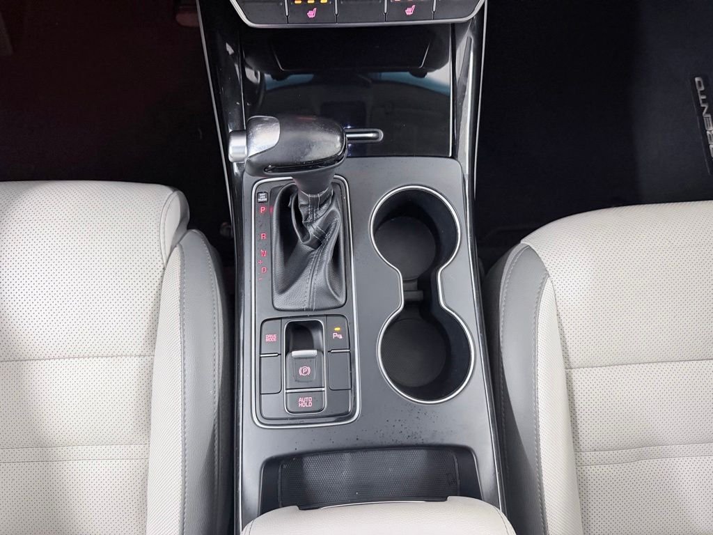 Used 2019 White Kia SX image 26