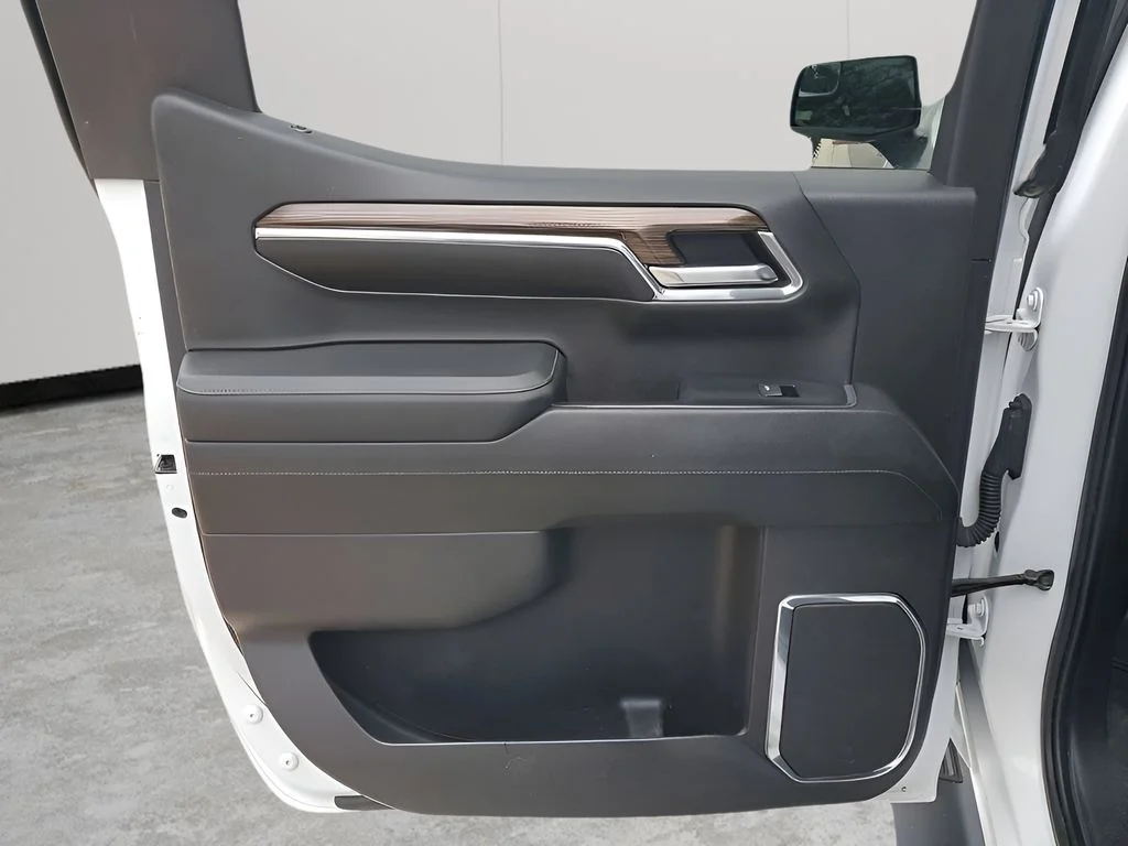 Used 2024 White Chevrolet LT Trail Boss image 20