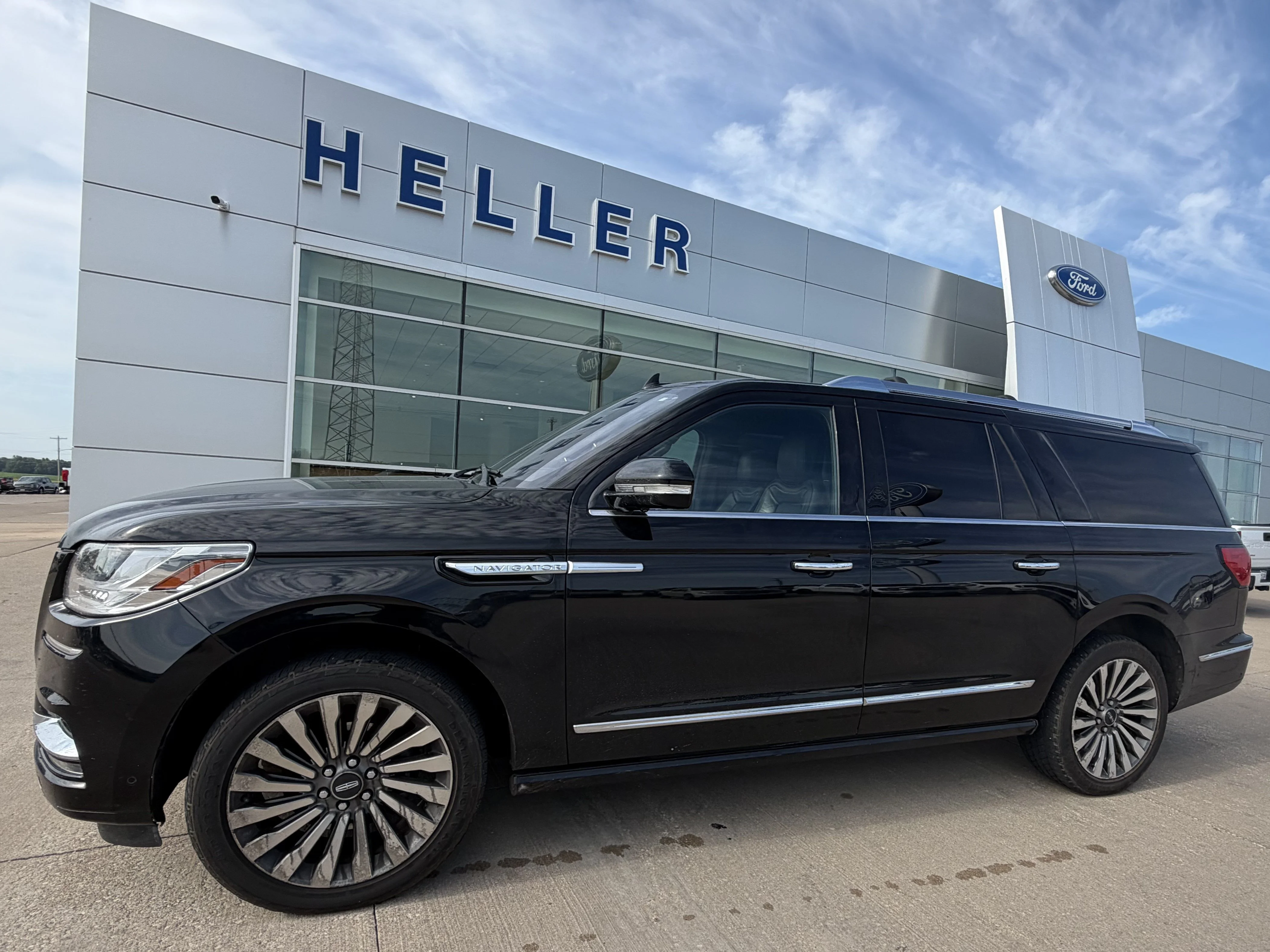 Used 2018 Velvet Lincoln Reserve image 3