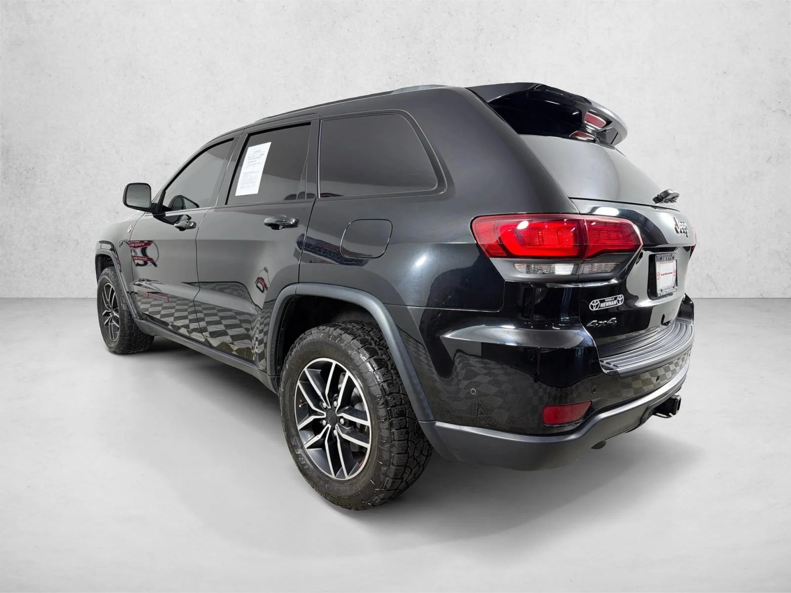 Used 2020 Gray Jeep Trailhawk image 7