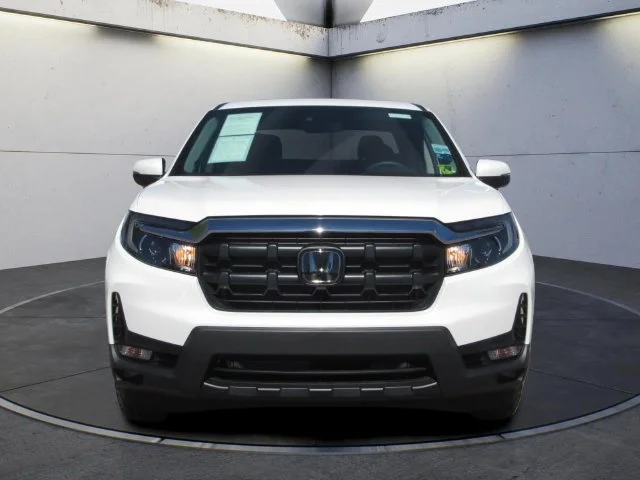 Certified Used 2025 Platinum White Pearl Honda AWD RTL image 3
