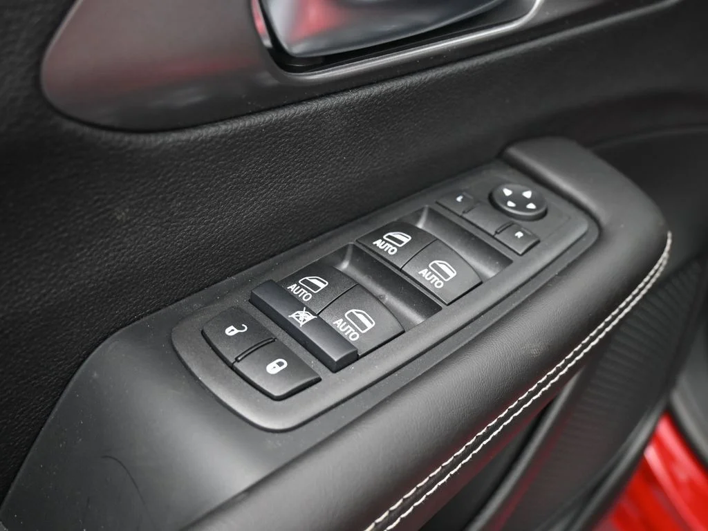New 2026 Red Hot Pearl-Coat Exterior Paint Chrysler Select image 26