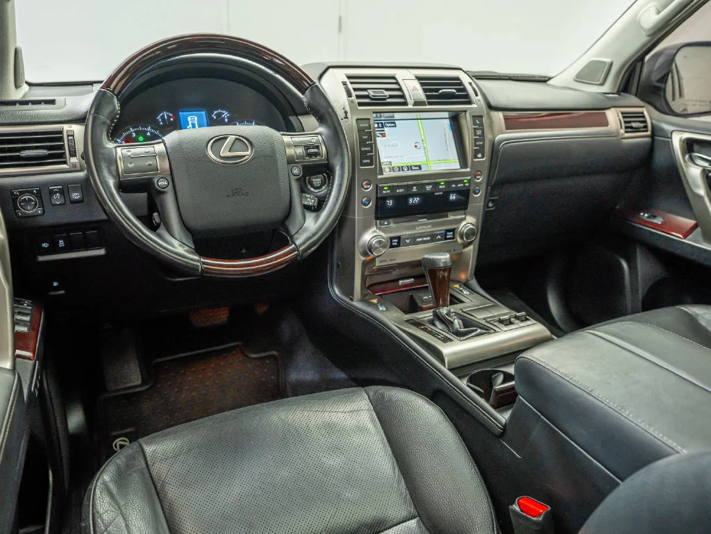 Used 2016 Gray Pearl Lexus 460 image 30