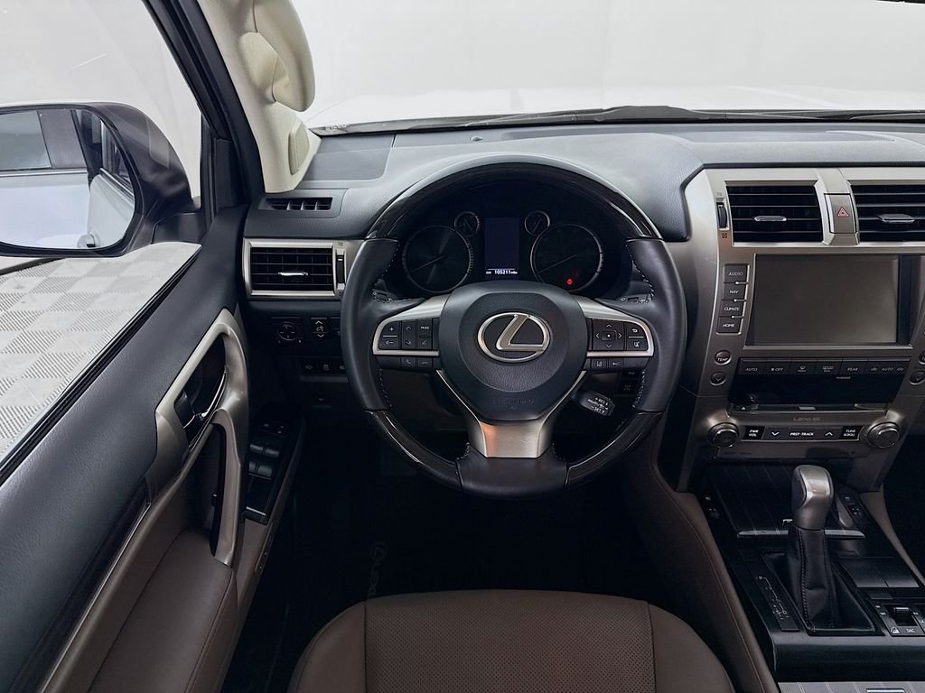 Used 2020 White Lexus 460 image 23