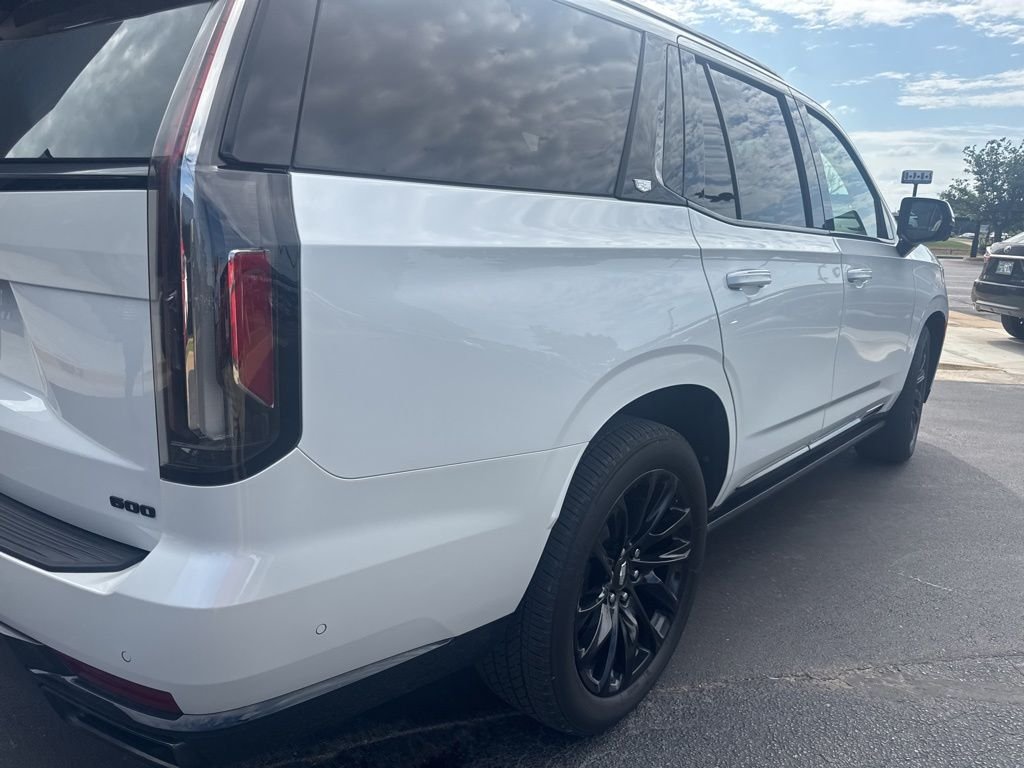 Used 2021 White Cadillac Sport Platinum image 4