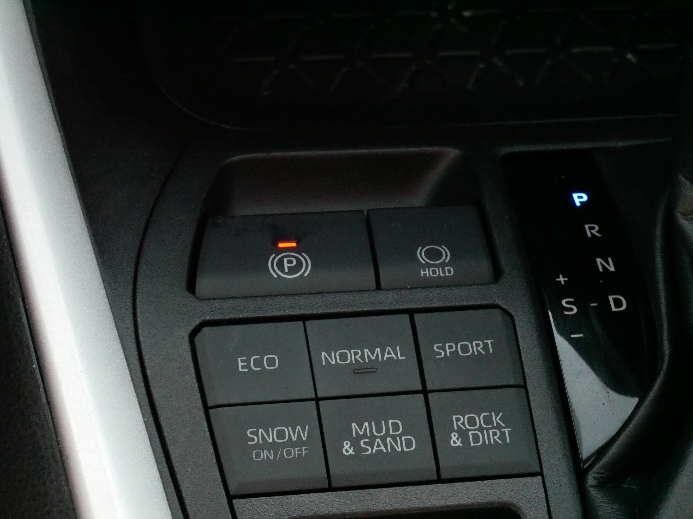 Certified Used 2022 White Toyota XLE image 25