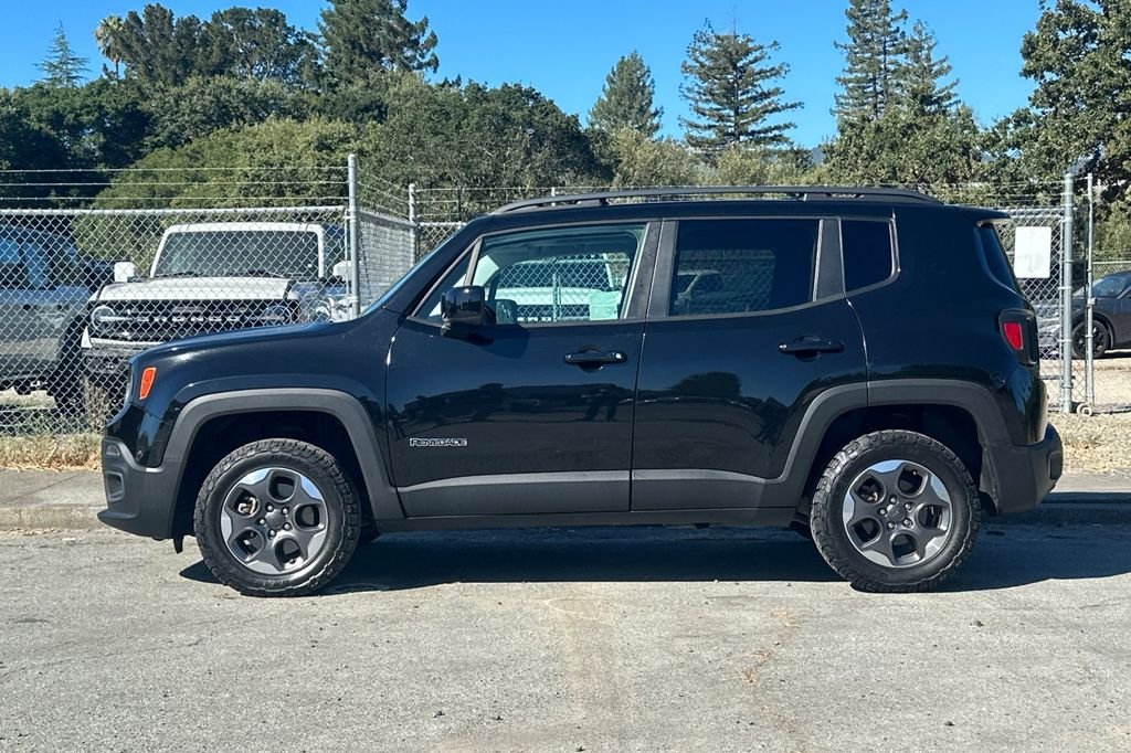 Used 2016 Black Jeep Latitude image 8