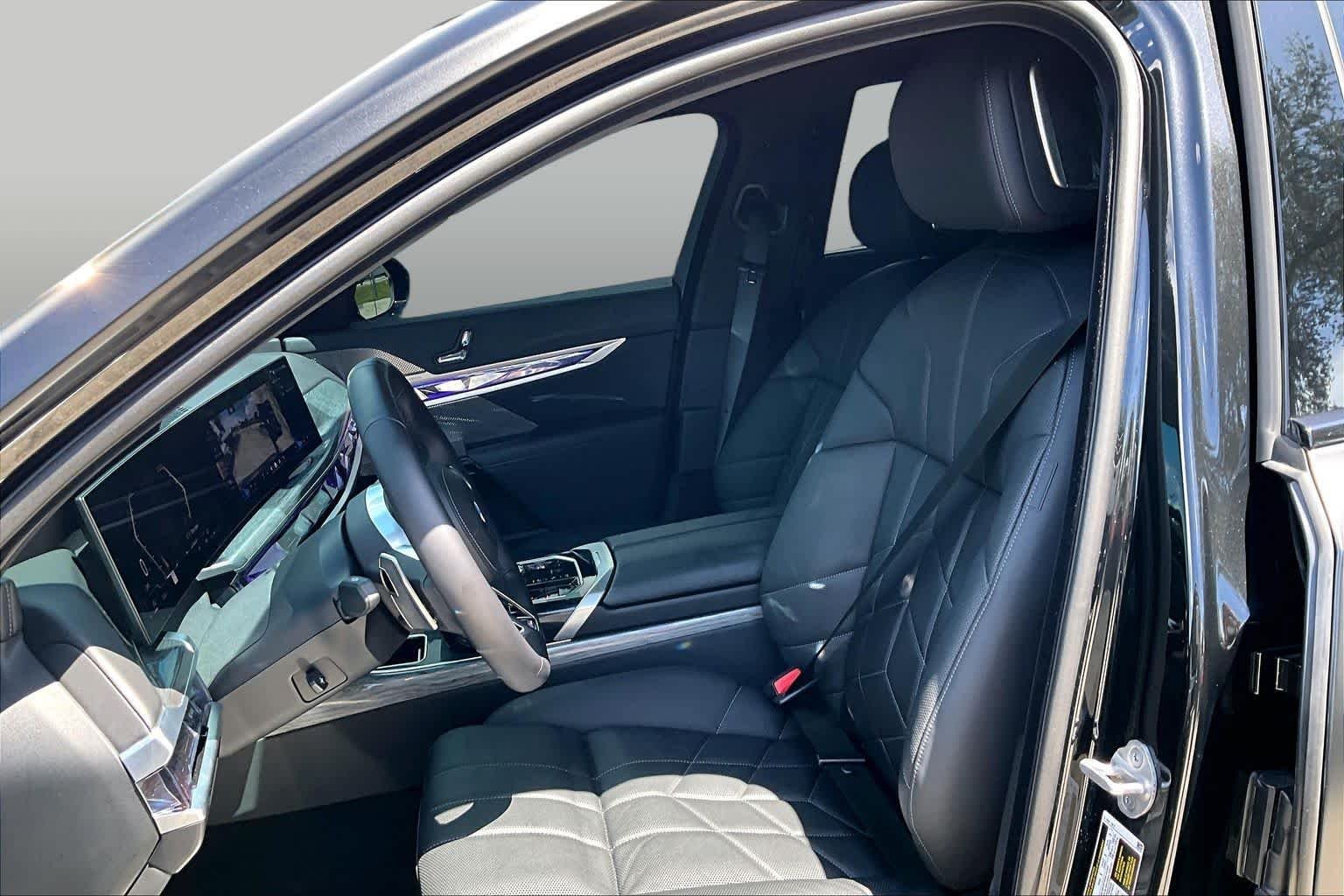 Used 2024 Black Sapphire Metallic BMW 760i xDrive image 8