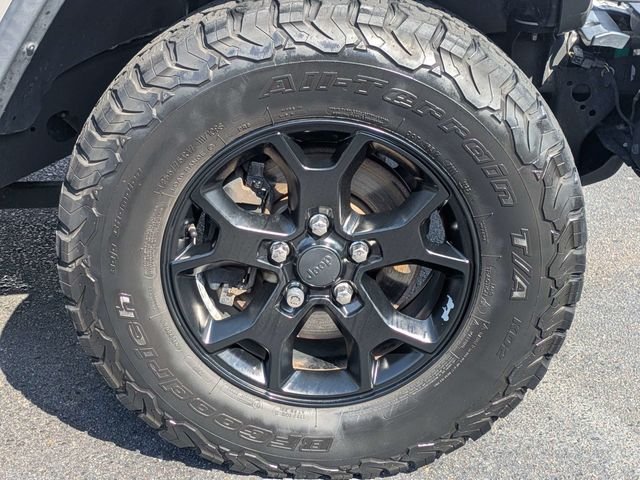 Used 2019 Gray Jeep Unlimited Sahara image 11