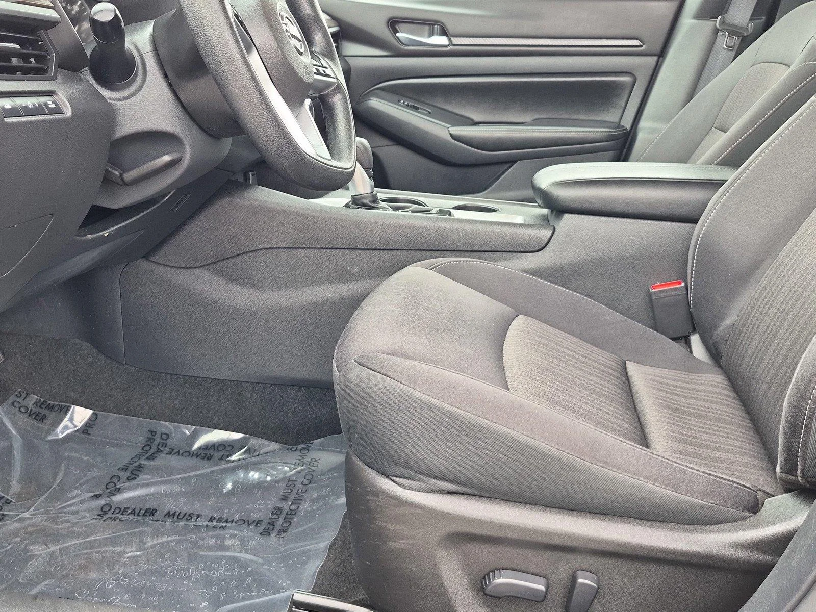 Used 2025 Super Black Nissan SV image 18