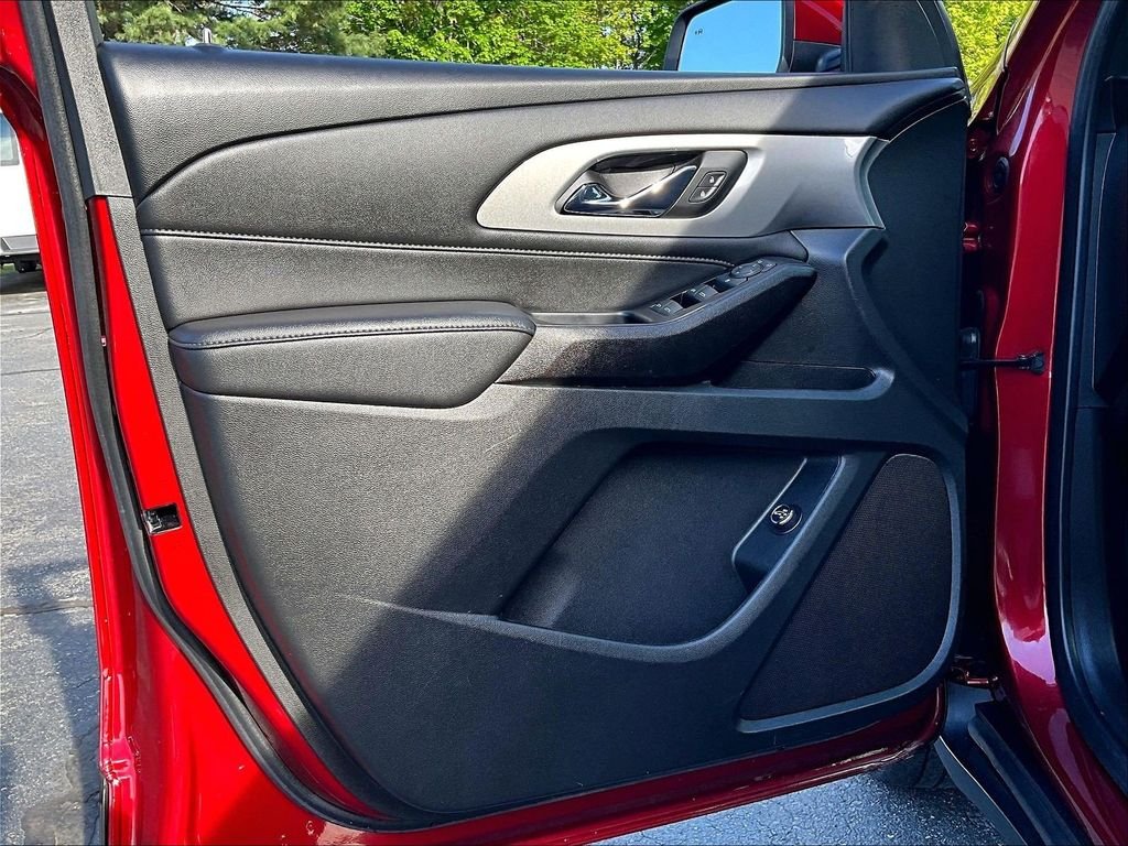 Used 2023 Red Chevrolet LT image 9