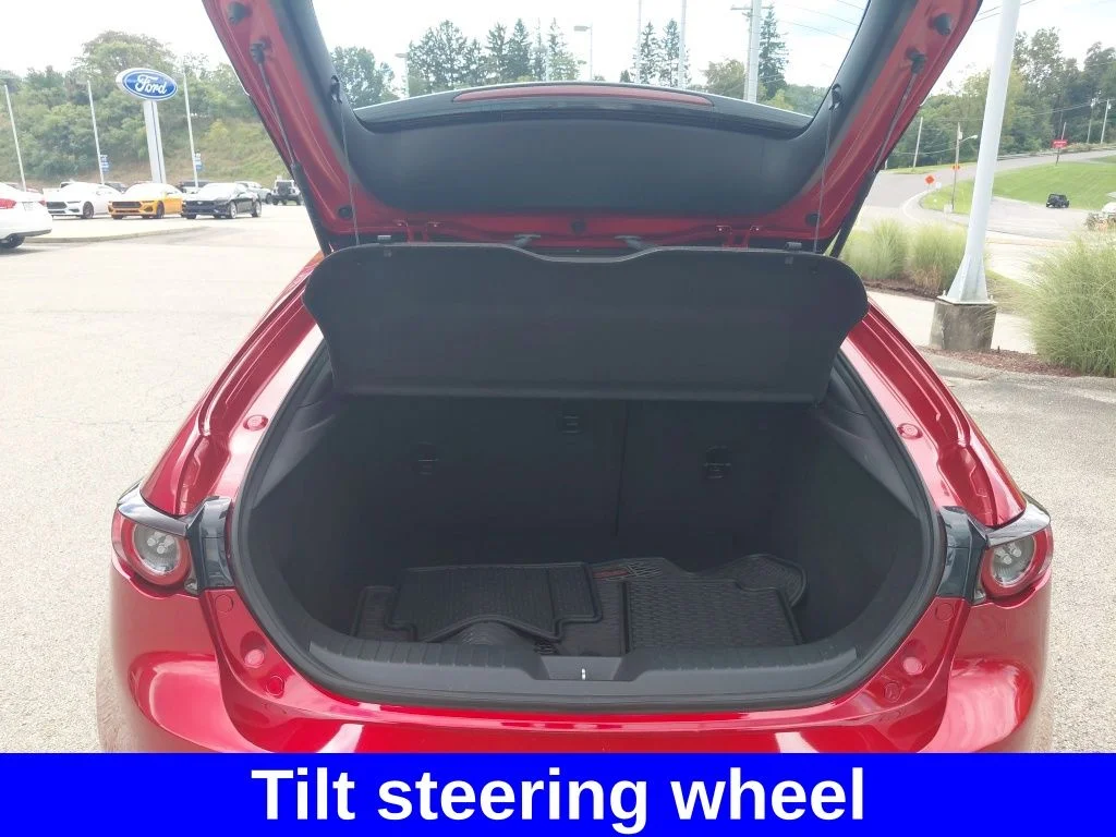 Used 2021 Red Mazda Select image 16