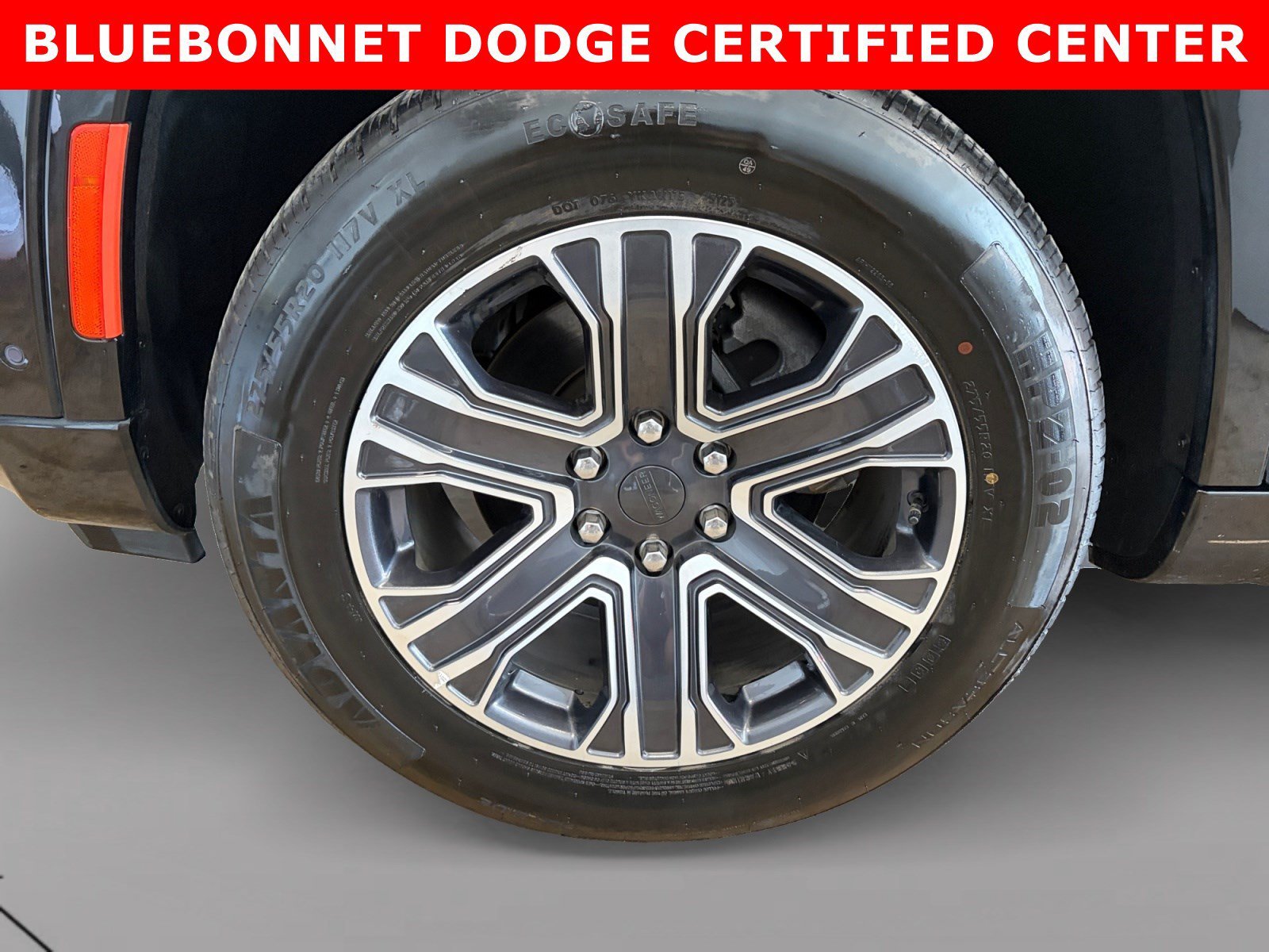 Used 2024 Diamond Black Crystal Pearlcoat Jeep Series II image 9