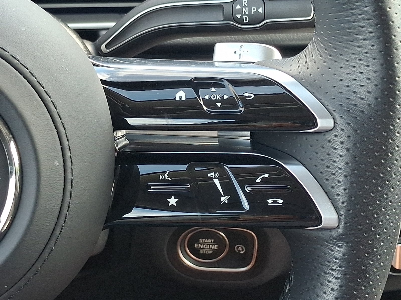 Certified Used 2026 Obsidian Black Metallic - 197 Mercedes-Benz 4MATIC® image 25