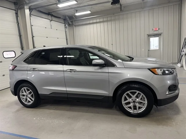 Used 2024 Silver FORD SEL image 4