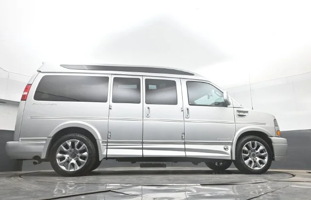 Used 2022 Silver GMC Work Van image 57