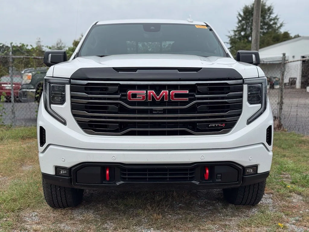 Used 2026 White GMC AT4 image 3
