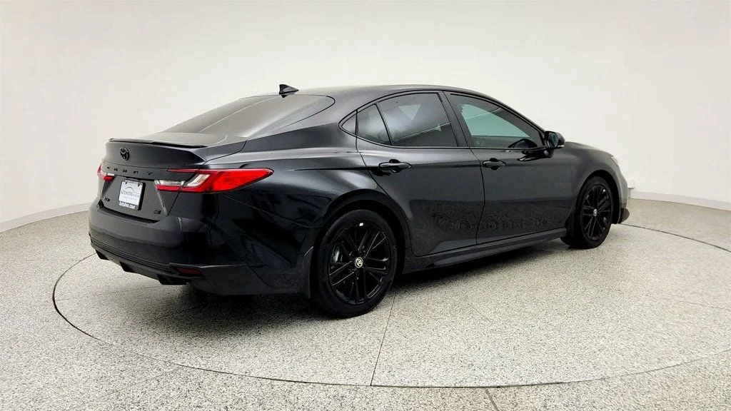 Used 2025 Midnight Black Metallic Toyota SE w/ Moonroof & Multimedia Upgrade Pkg image 5