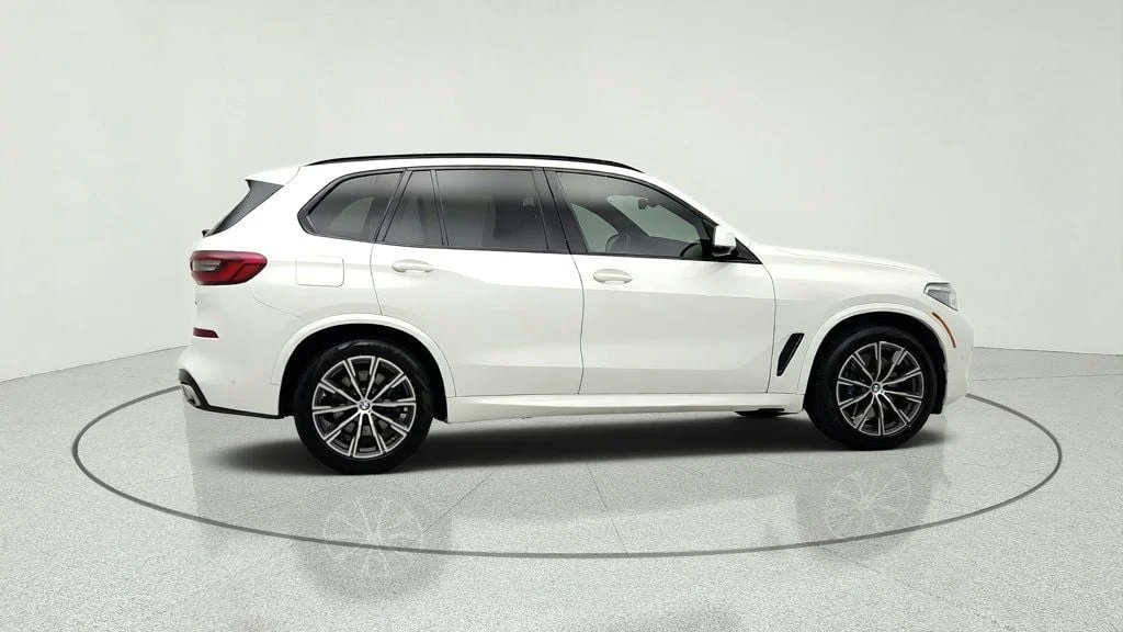 Used 2019 Alpine White BMW xDrive40i Sports Activity Vehicle w/ M Sport Pkg & Executive Pkg image 4
