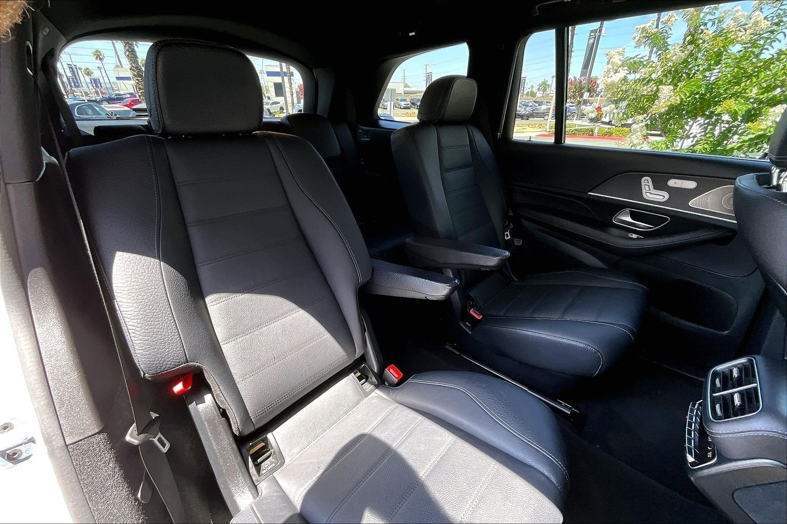 Used 2023  Mercedes-Benz GLS 450 image 27